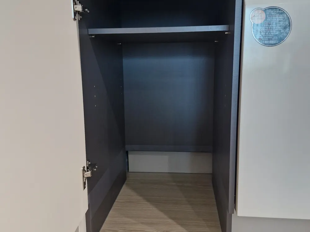 밥솥장 수납칸 내부, 상하 2단 선반 구성